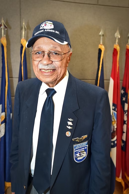 Tuskegee airman dies at 96